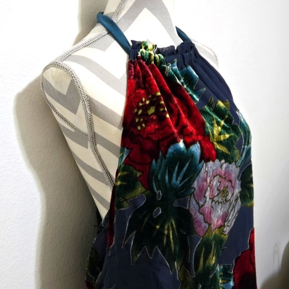 ✨HOST PICK✨️Hale Bob Floral Velvet Burnout on Blue Halter Top Silk Lining Large - Picture 2 of 12